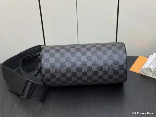 AAA Pruses Bags Soft VUITTON LOUIS Polochon PM 0630